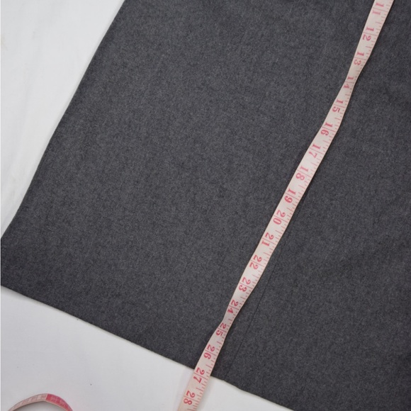 Jones New York Gray 100% pure wool 2 piece Skirt Suit - Picture 9 of 11